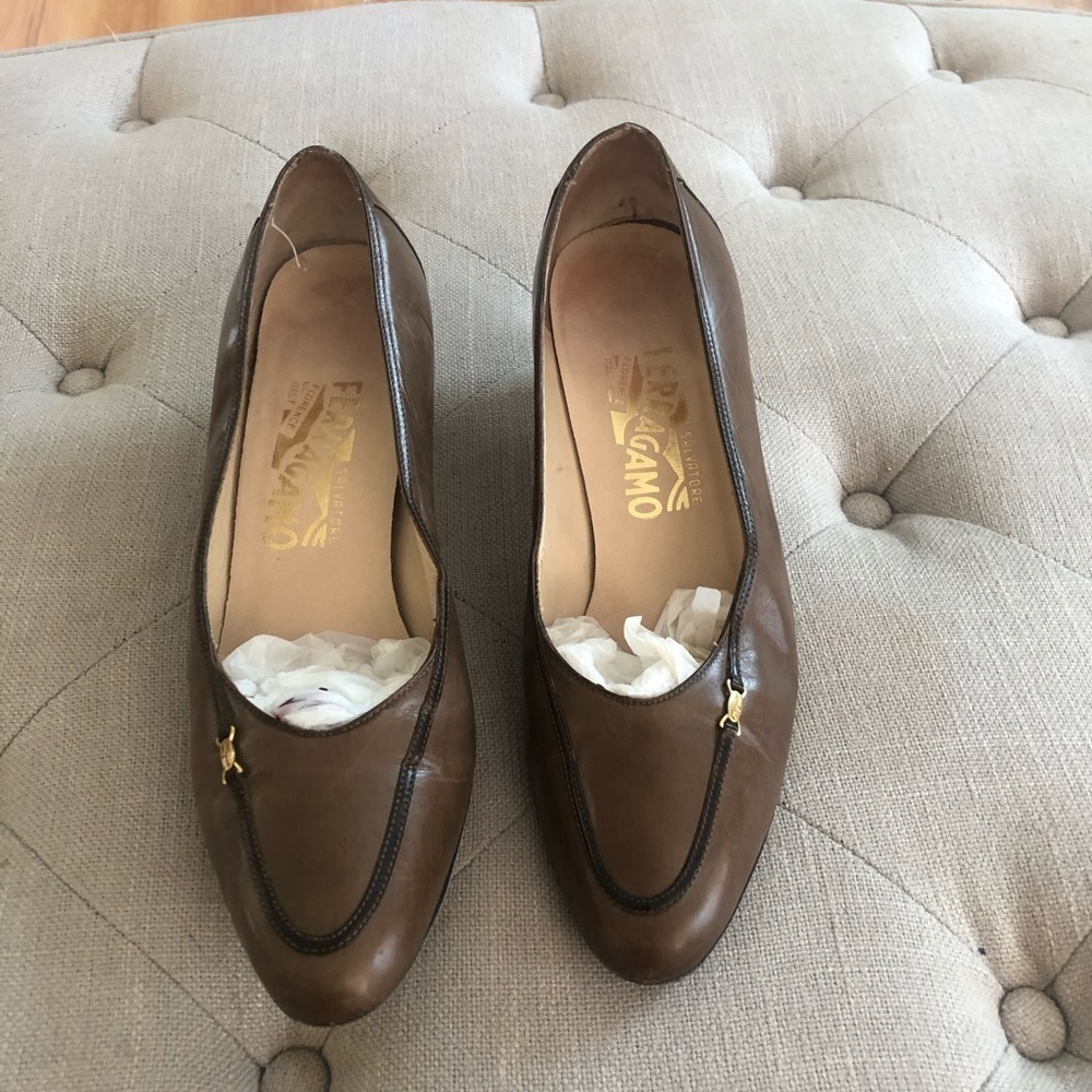Salvatore Ferragamo brown leather heel shoe size 7